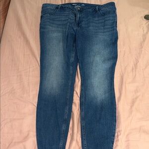 Old Navy Women's Skinny Jeans in Blue